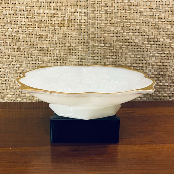 🌟HP🌟VTG 60s Anchor Hocking Milk Glass Serving Bowl - Picture 2 of 4